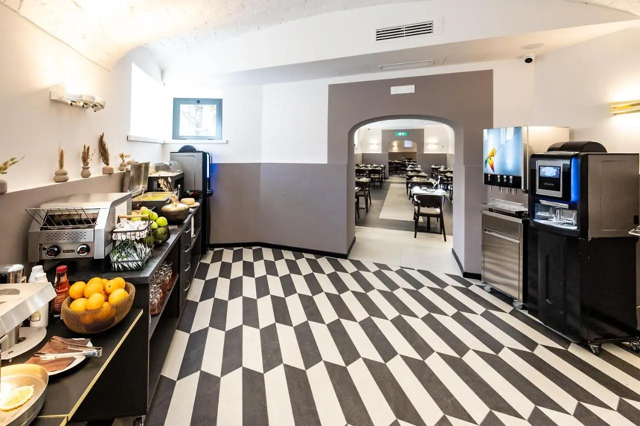 The Cross Hotel Roma