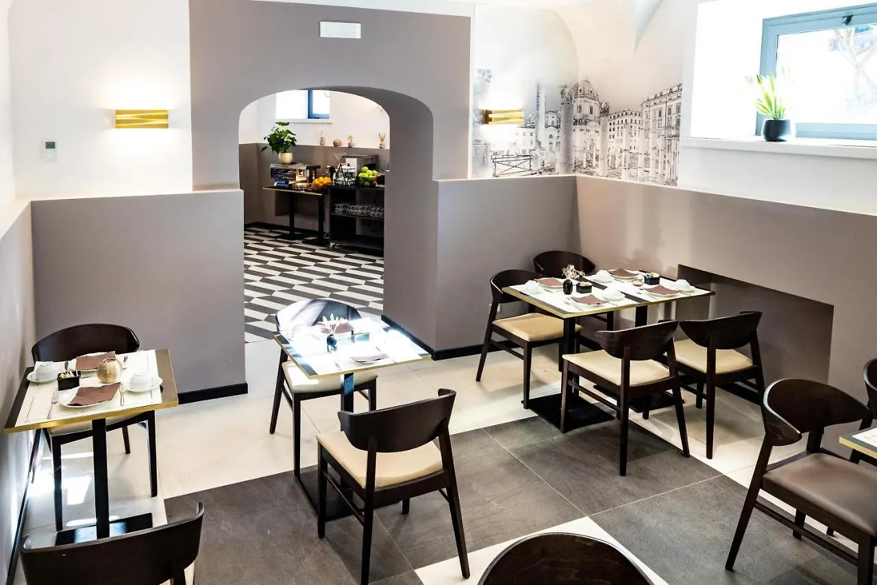 The Cross Hotel Roma